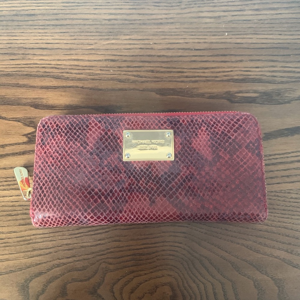 Michael kors wallet